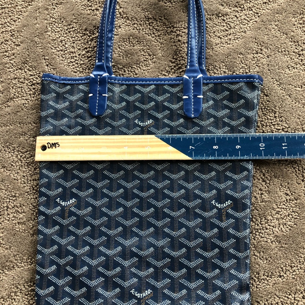 Small Goyard purse